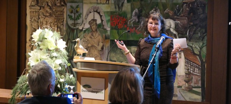 Rotary International Director Christine Büring bei ihrem Vortrag Rotary International Director Christine Büring bei ihrem Vortrag