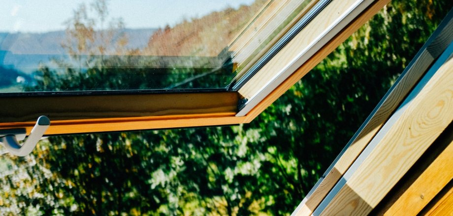 Geöffnetes Dachfenster