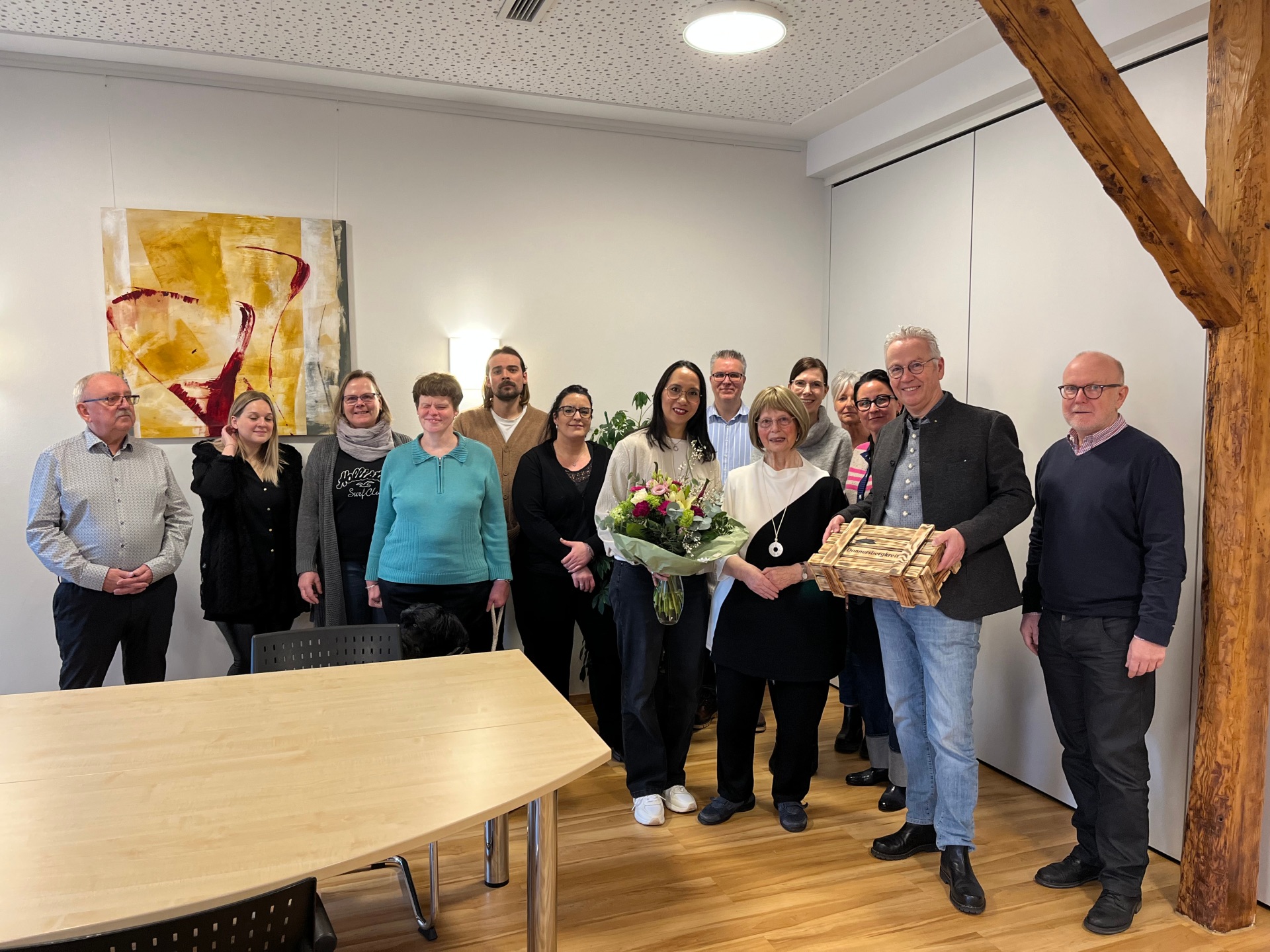 Gruppenbild bei der Feier: 30 Jahre Jubiläum Abschied Scherrer Außenstelle Winnweiler kvhs Donnersbergkreis  