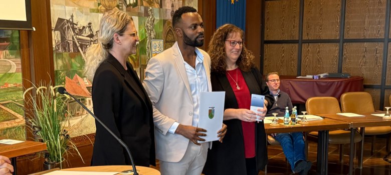 Einbürgerungsfeier Februar 2026 Foto von Übergabe Einbürgerungsfeier Februar 2026 Foto von Übergabe