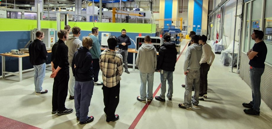 Schülerinnen und Schüler - mit Job aktiv bei ADIENT in Rockenhausen