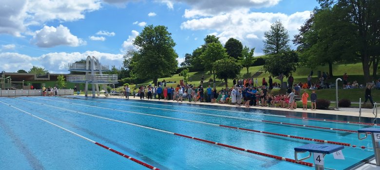 Blick ins Schwimmbad Blick ins Schwimmbad