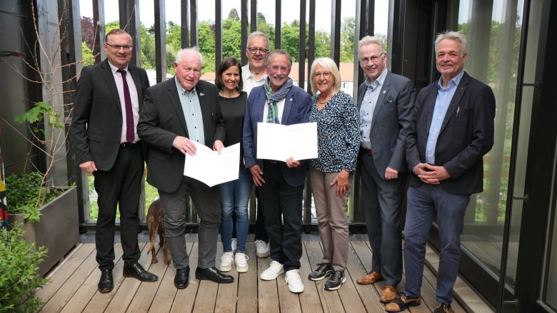 Verleihung der Ehrennadel des Landes an Wolfgang Schwalb aus Eisenberg und Helmut Brand aus Waldgrehweiler