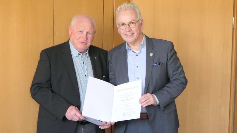 Verleihung der Ehrennadel des Landes an Helmut Brand aus Waldgrehweiler